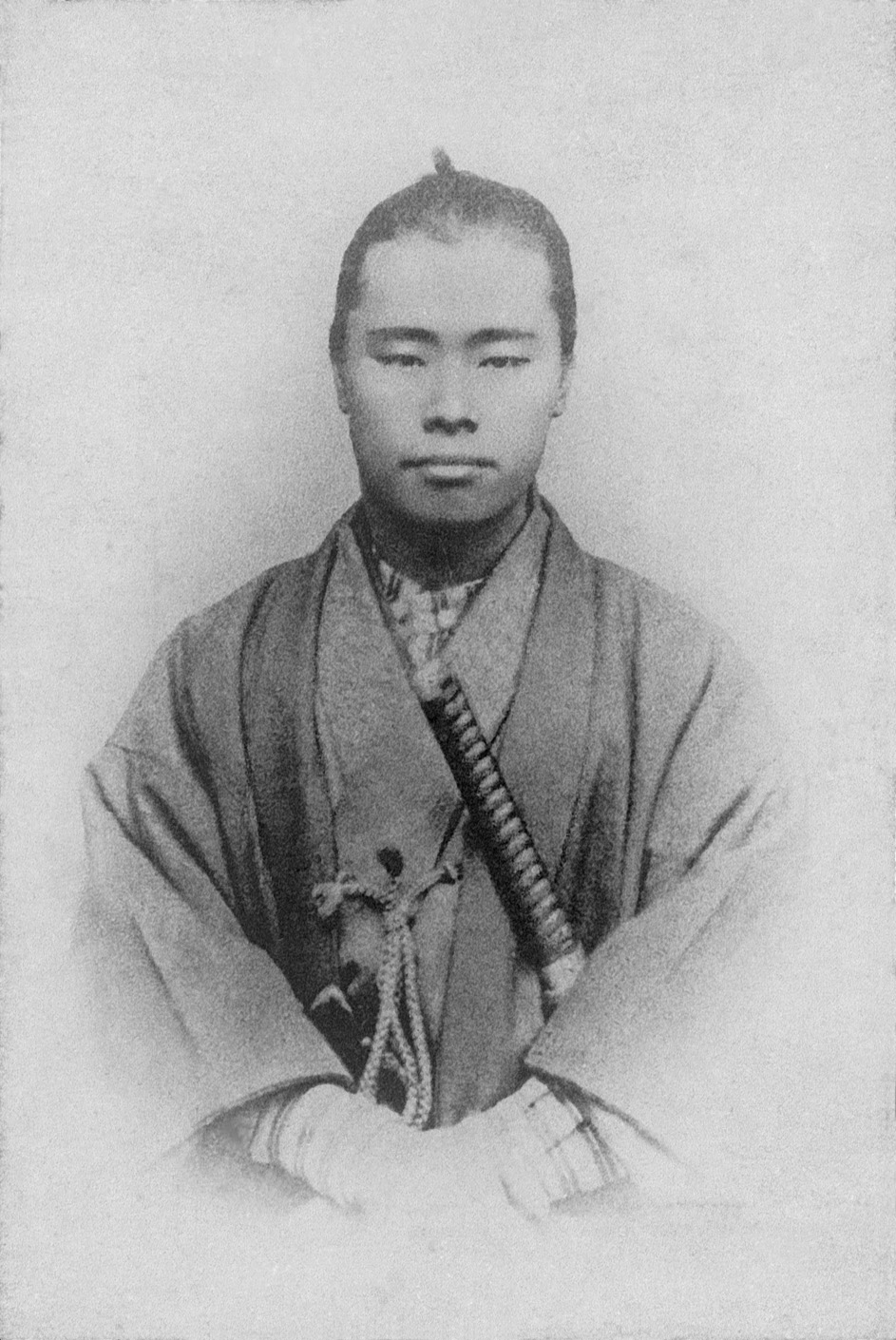 武士装束の平野富二。明治4年市場調査に上京した折りに撮影したとみられる。推定24歳ころ。